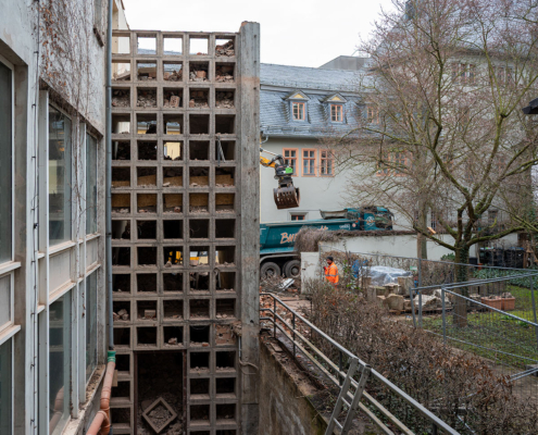 Das alte Treppenhaus an der Kollegiengasse wurde bereits abgerissen. Hier entsteht ein Ersatzneubau nach neuem energetischem Standard. Foto: Johannes Krey