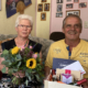 Familie Geier freute sich über die Blumen und ein kleines Präsent.